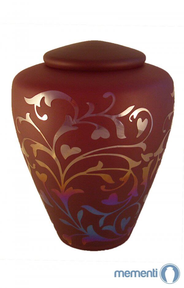 en G02 flourish detailed current red glass urn